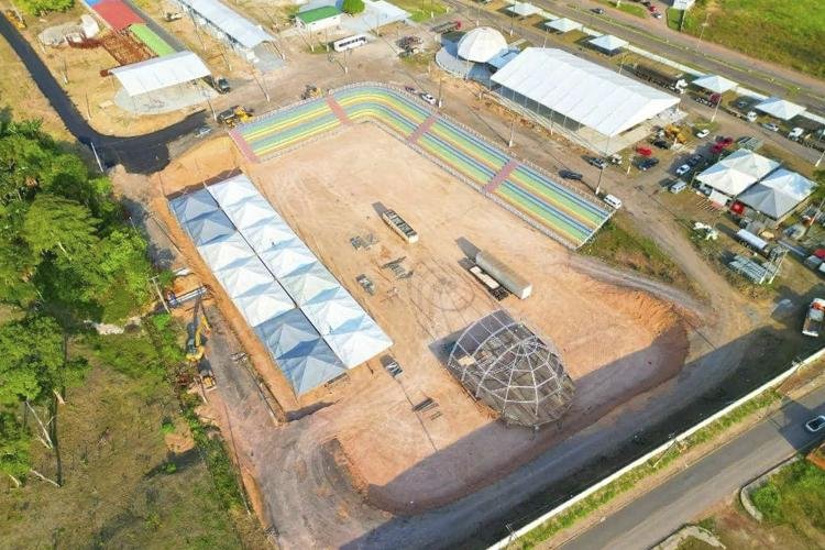 Area de show recebe últimos preparativos para as atrações da Expofeira