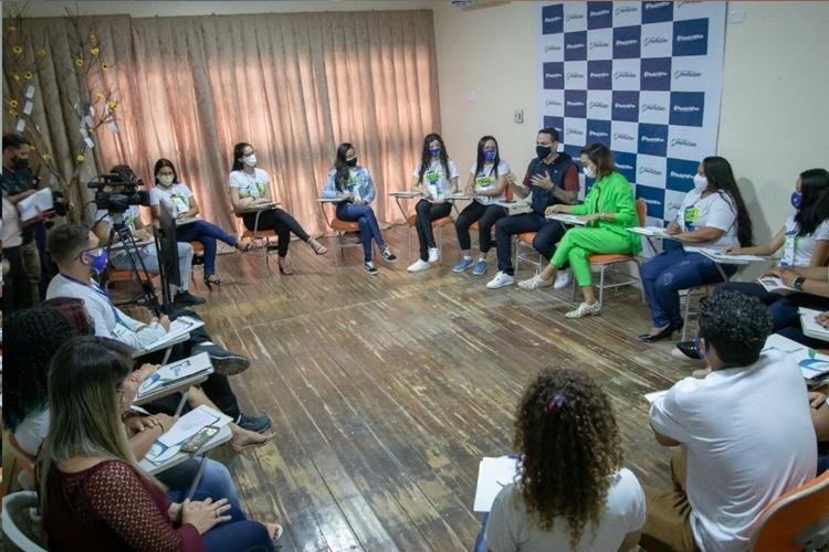 ‘Minha primeira menstruação foi na escola, sem ninguém para me ajudar’, diz jovem em roda de conversa sobre dignidade menstrual