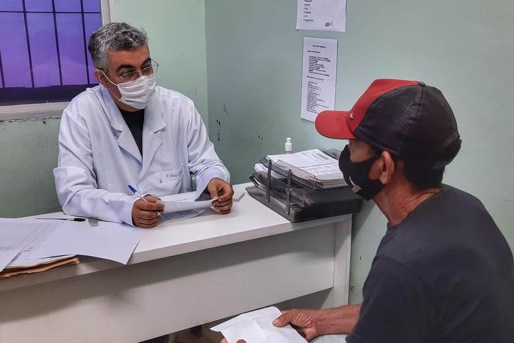 Novembro Azul: ação do Hospital de Santana estimula a busca por exames de próstata