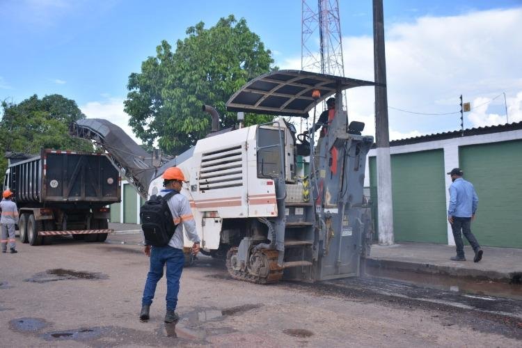 Prefeito assina Ordem de Serviço para pavimentação da Avenida Diógenes Silva, na Zona Sul de Macapá