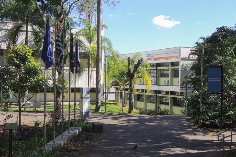 Oportunidade na USP São Carlos: concurso para professor doutor especialista em inteligência artificial