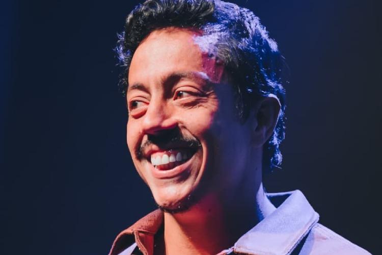 Renato Albani leva o sucesso “A Ignorância É Uma Dádiva” a Macapá neste domingo (12)