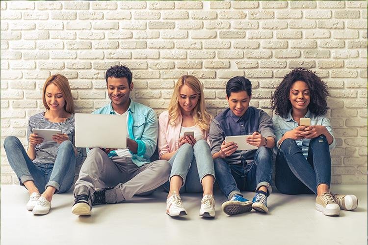 Pesquisa mostra que conversa cara a cara não é prioridade entre os jovens