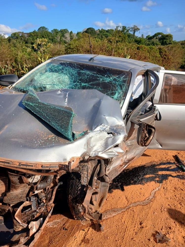 Grave acidente entre dois veículos deixa um morto na BR-156, no Amapá