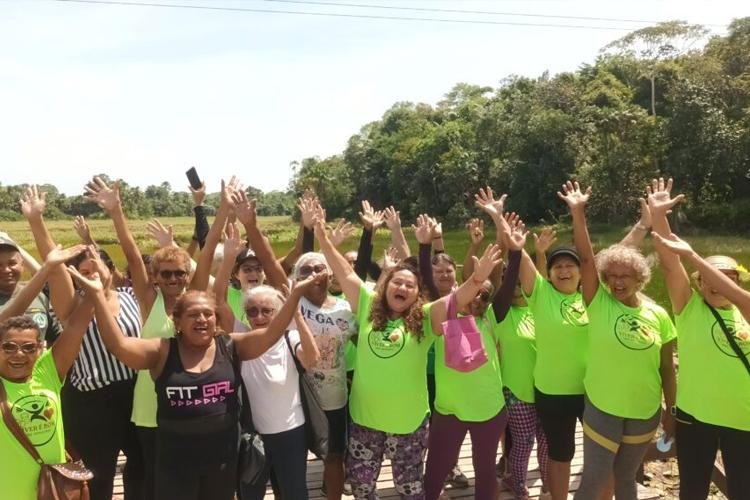 Idosos do Cras Amor participam de ação de bem-estar