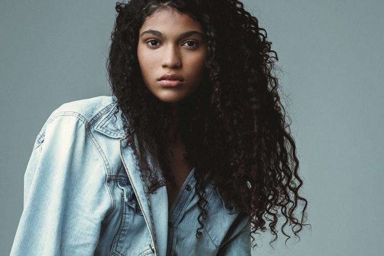 Em Paris, Raynara Negrine rouba a cena no desfile de Jacquemus!