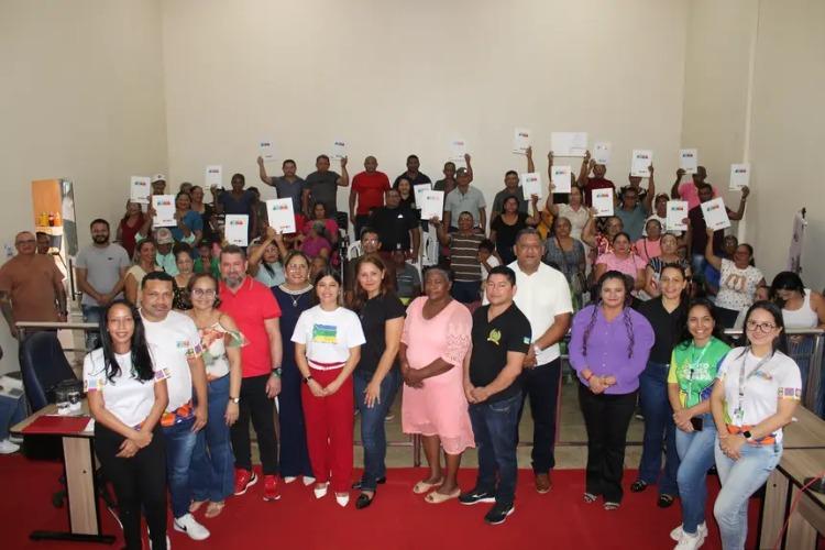 Governo do Amapá realiza entrega de 34 portarias de lotação a servidores federais durante ação de transposição em Itaubal