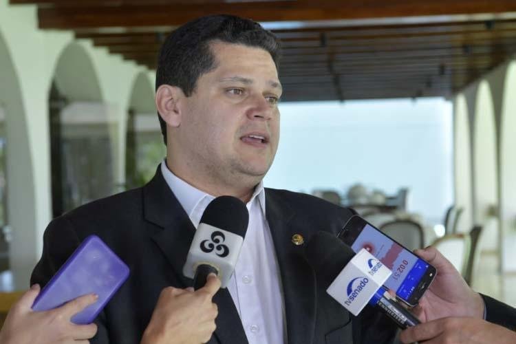 Davi Alcolumbre cumpre agenda de trabalho no Amapá durante o carnaval