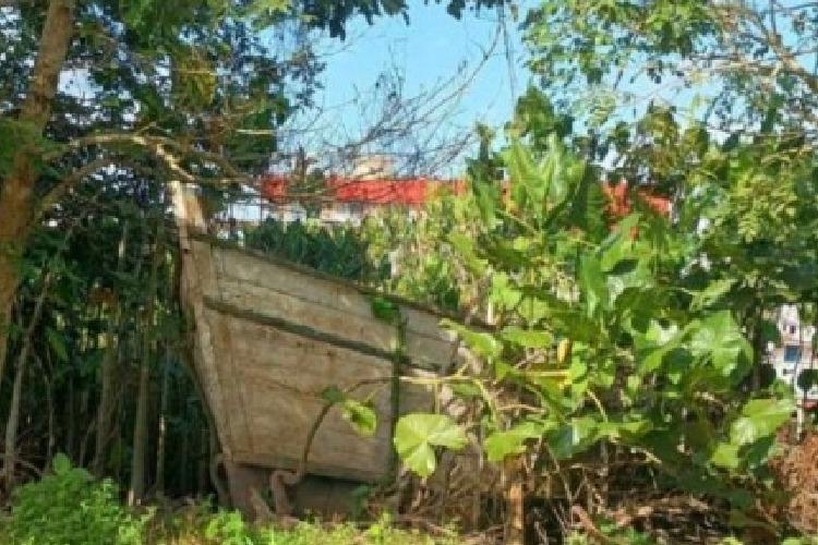 ‎Proprietários de embarcações abandonadas em canais serão obrigados a retirá-las ou regularizá-las