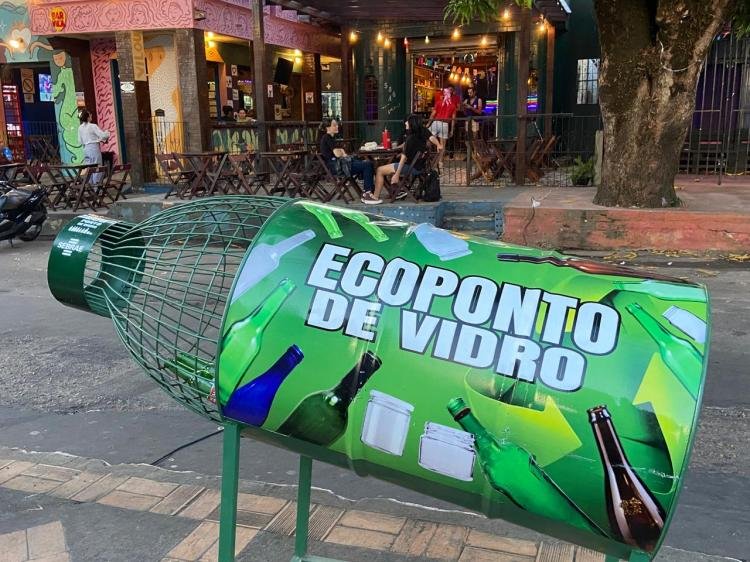 Sebrae instala Ecopontos para coleta de vidro no Centro de Macapá