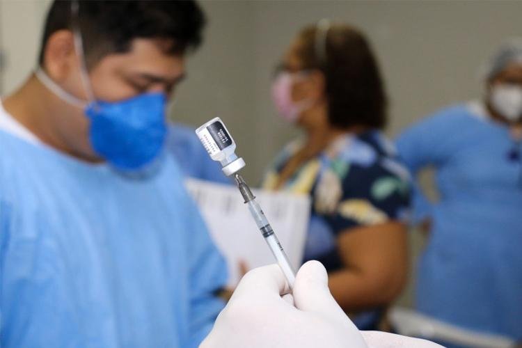 Vacinação para Covid-19 segue para os adolescentes de 12 anos nesta quinta-feira (9)