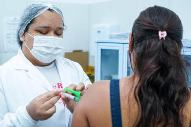 Covid-19: Vacinação de pessoas de 18 anos ou mais sem comorbidades inicia nesta segunda-feira (22)