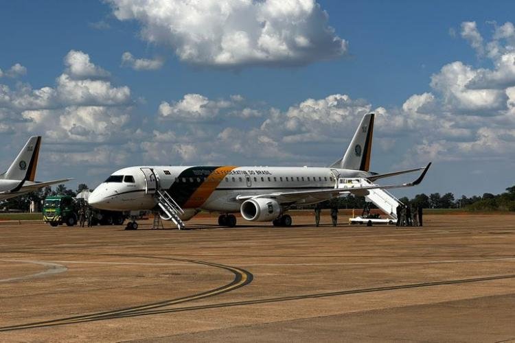 O Governo Federal incluiu nesta quinta-feira, 12 de outubro, a aeronave VC-2 (Embraer 190), da Presidência da República, na Operação Voltando em Paz. Ela será usada para trazer os brasileiros que pediram repatriação e estão no lado palestino do confl