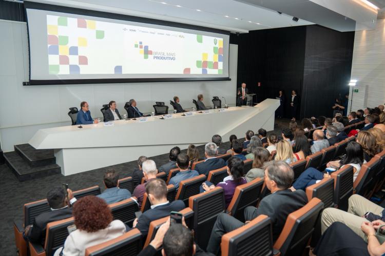 SENAI AP recebe destaque no programa Brasil + Produtivo, do Governo Federal