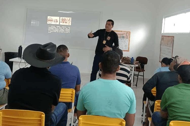 Policiais Civis ministram palestra sobre bullying e violência escolar no município de Amapá