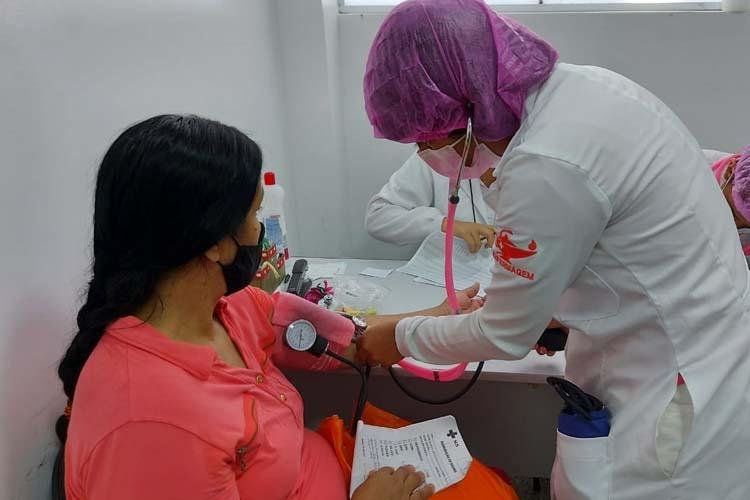 Outubro Rosa: programação segue atendendo mulheres de distritos e bairros de Macapá