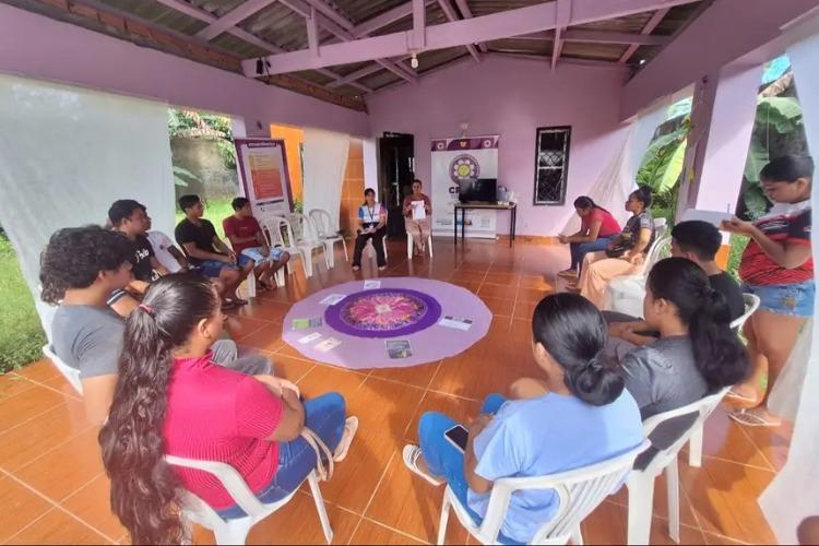 Governo do Amapá promove roda de conversa sobre ciclo da violência e feminicídio para jovens do Amapá Jovem em Oiapoque