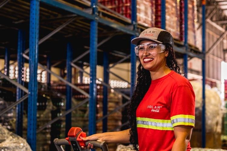 ​Solar Coca-Cola abre mais de 20 vagas de emprego no Amapá; confira informações