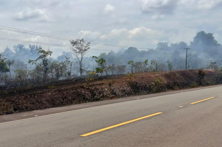 Governo do Amapá alerta para riscos da fumaça de queimadas nas rodovias