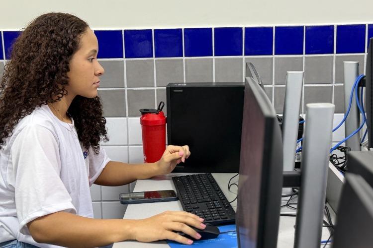 Prazo de inscrição para formação gratuita de jovens em áreas tecnológicas ofertada pelo SENAI e Petrobras encerra na próxima segunda-feira (13)