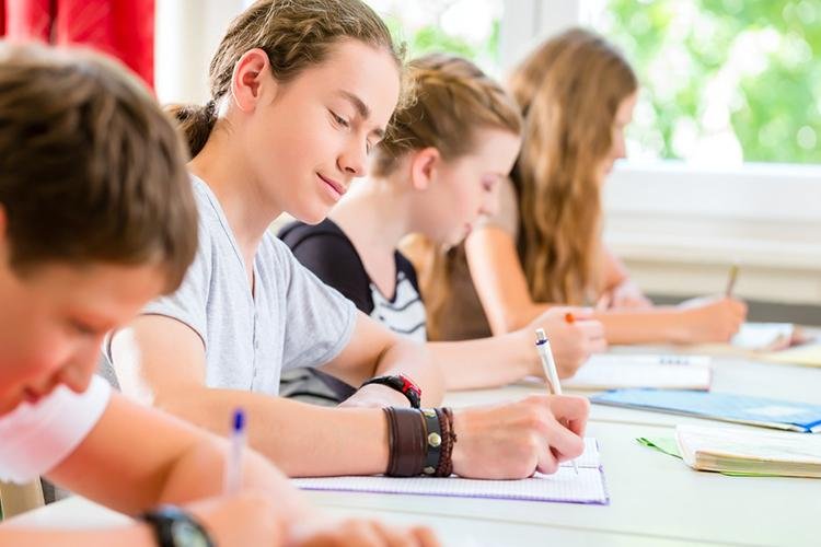 Vai começar o ensino médio? Saiba como escolher a melhor escola