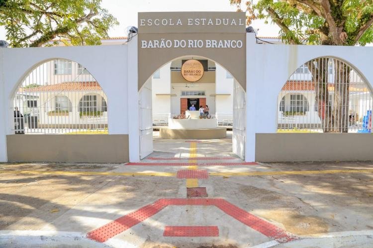 Resgate histórico: Governo do Amapá entrega Escola Barão do Rio Branco restruturada