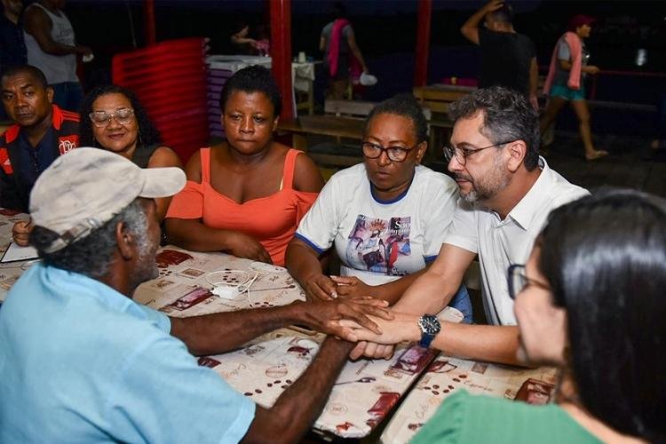 Deck do Curiaú e do Píer do Santa Inês passam por obra de revitalização