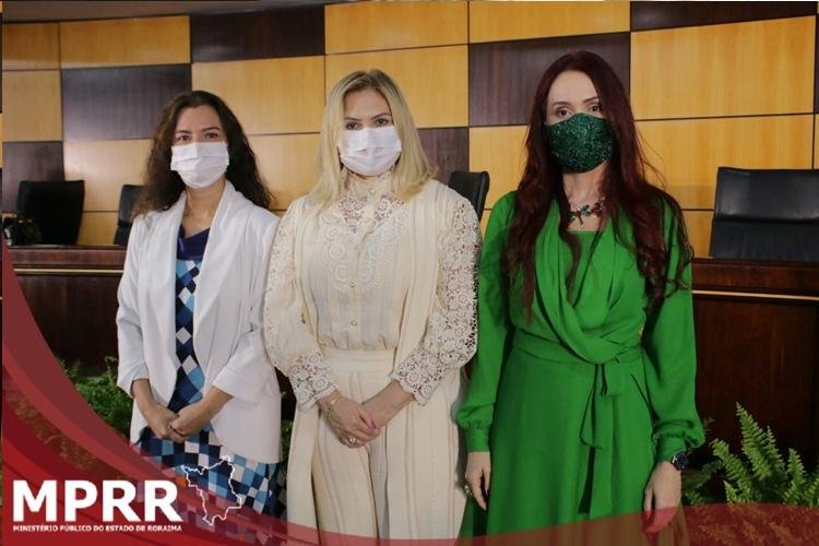 Ivana Cei, prestigia entrega Medalha do Mérito do MP de Roraima para membros do MP brasileiro
