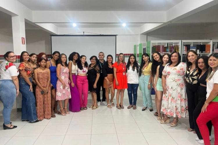 Governo do Amapá certifica mulheres com curso de informática básica, em Oiapoque