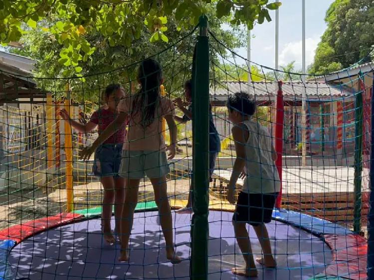 Governo do Amapá realiza programação de lazer e aprendizado na Escola Estadual Roberto José, em Macapá