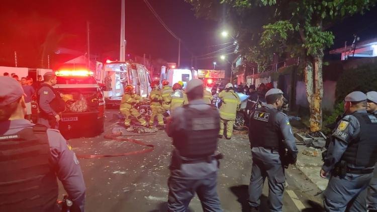 Acidente de trânsito no bairro Jardim Marco Zero deixa três jovens gravemente feridos