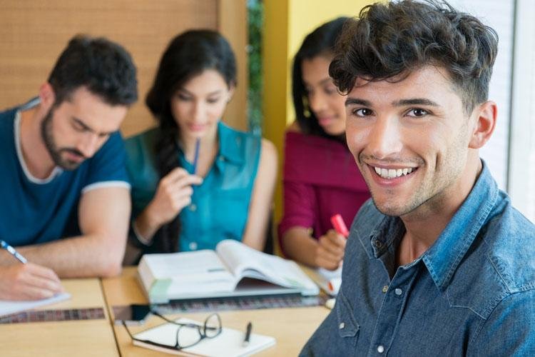 Pós-graduação: segundo pesquisa cresce a procura por cursos