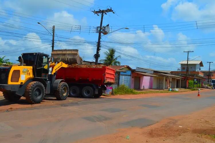 Moradores do bairro Açaí, em Macapá, recebem melhorias de pavimentação em 13 vias pelo Governo do Amapá