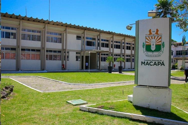 PREFEITO DE MACAPÁ ASSINA LEI QUE INSTITUI BATEDEIRAS DE AÇAÍ COMO ATIVIDADE ESSENCIAL