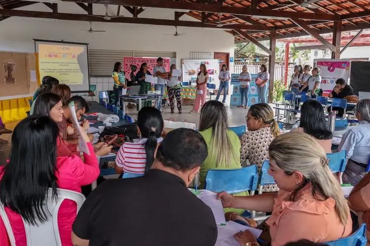 Profissionais de educação da Ilha de Santana/AP são capacitados sobre plano para estudantes com necessidades especiais