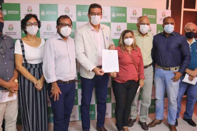 Prefeito de Macapá assina decreto que institui comitê municipal da cadeia produtiva do Açaí