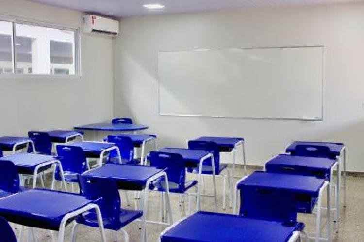 Governador entrega escola Nazaré Rodrigues reconstruída em Laranjal do Jari: 