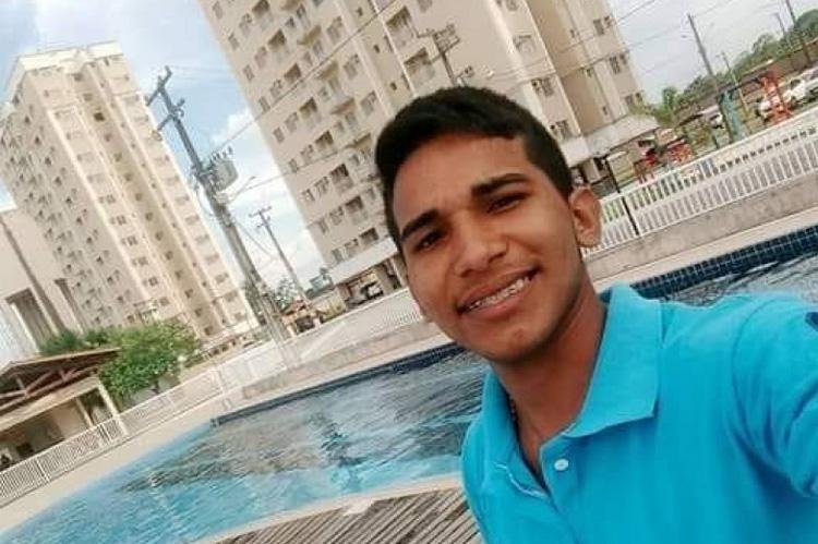 Jovem é assassinado com tiros no peito e no braço 