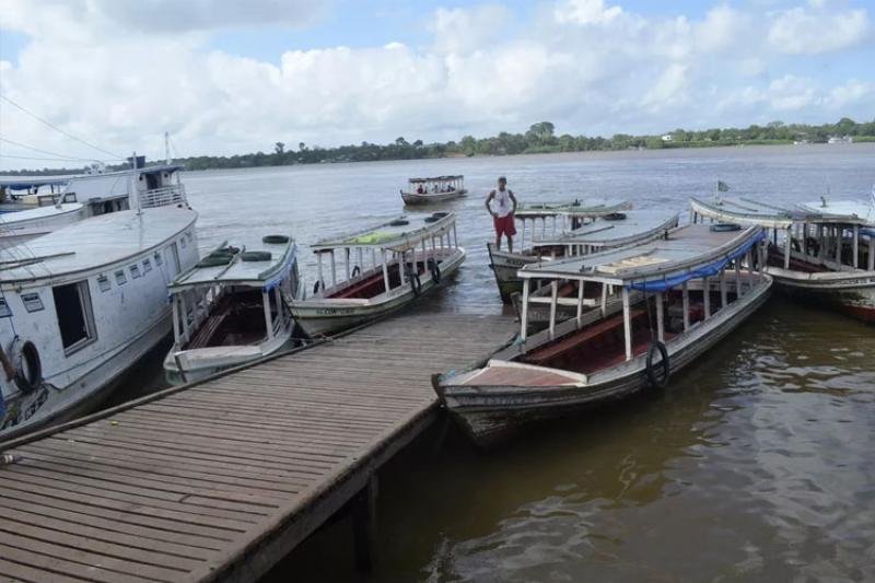 "Estava respirando", diz delegado sobre recém-nascido que morreu após ser achado em lixeira de barco no AP