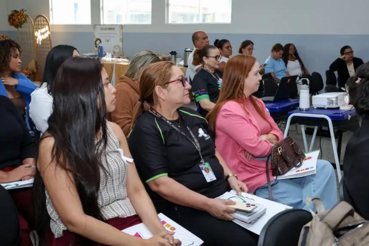 Governo do Amapá reúne diretores de escolas de tempo integral e do ensino modular em preparação para a volta às aulas