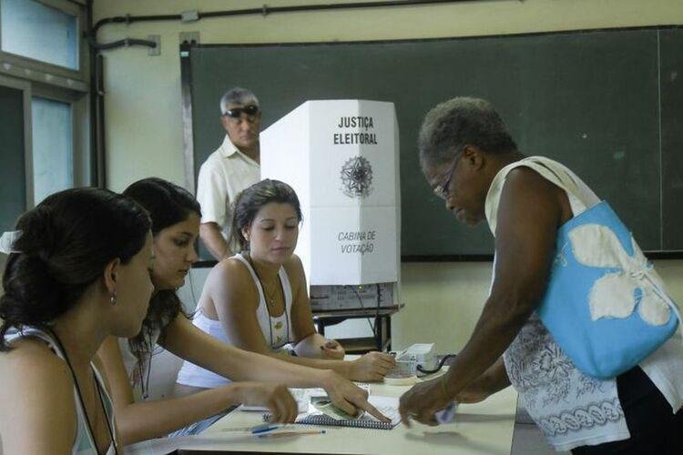 TSE irá discutir novas medidas sanitárias durante as eleições deste ano