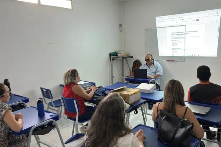 Centro de Apoio à Pessoa com Deficiência Visual promove oficinas em acessibilidade para a população
