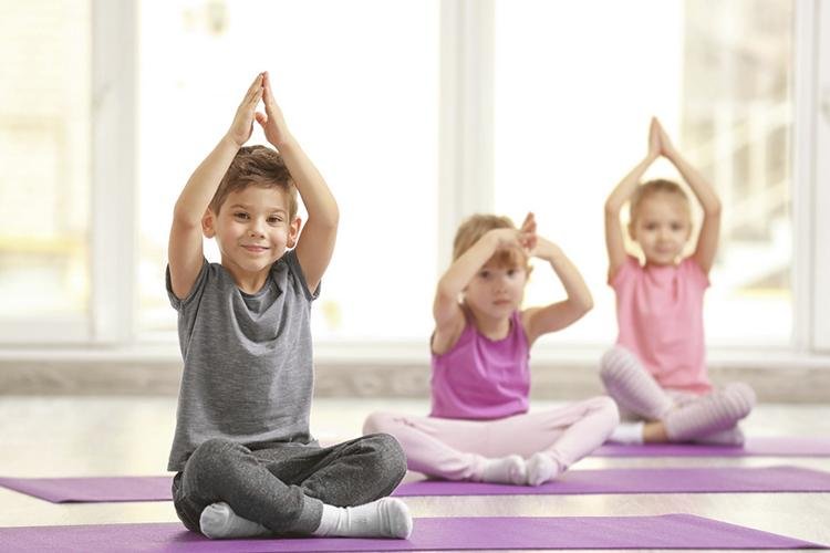 Yoga na educação básica ajuda na concentração dos alunos