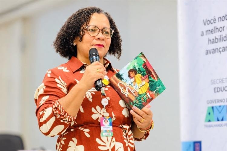 Neuma Santos estreia na literatura infantil com o livro “A brincadeira com os Sofaris”